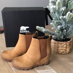 Joan of Artic Wedge II